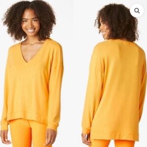 Beyond Yoga Long Weekend Lounge Pullover in Light Mango Yellow Size small NWT